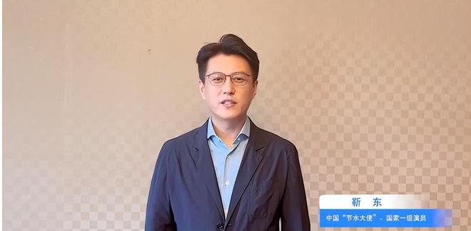 就又获“新身份”网友：当仁不让厉害！48岁靳东刚参加完两会(图27)